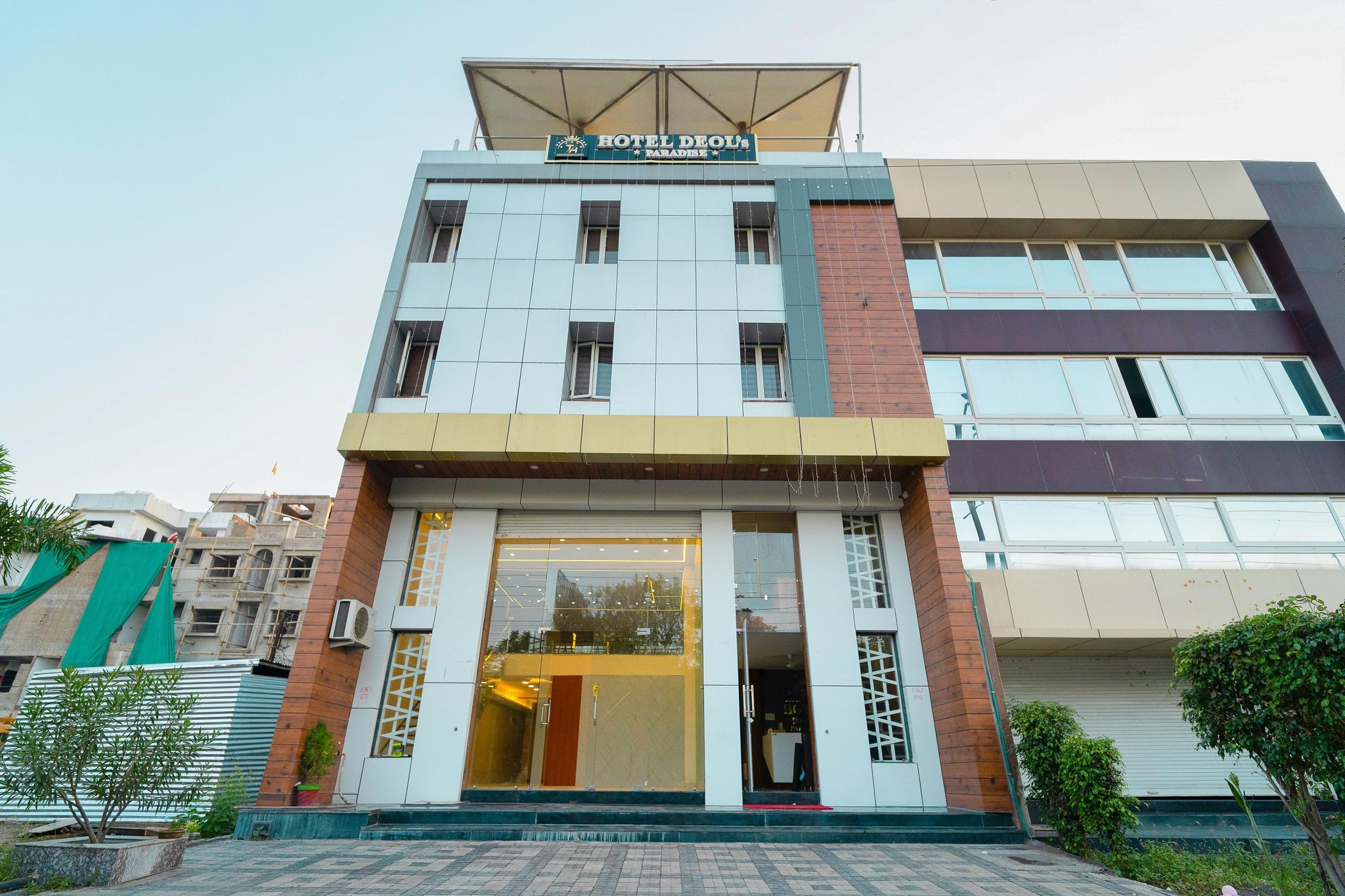 Hotel Deol's Paradise