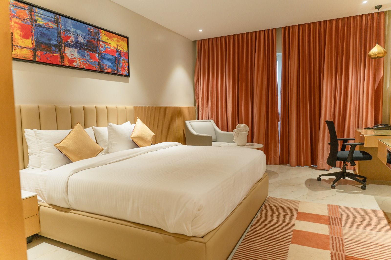 Wave Studio Room King Bed - Garden (or) Sea View