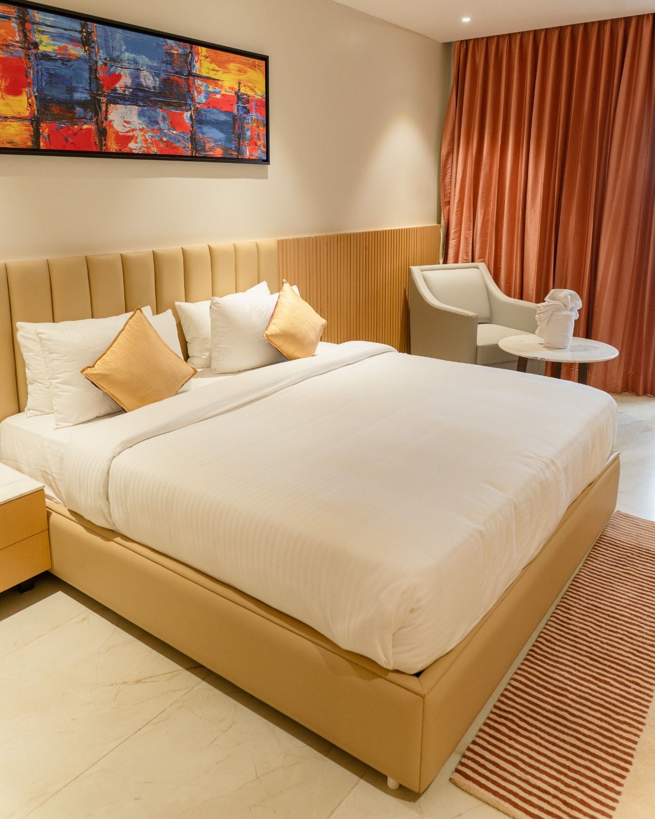 Dune Room King Bed - Garden View	