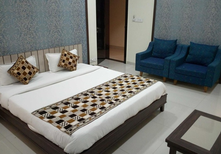 Deluxe Double Bed Non A.C