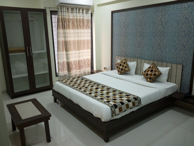 Deluxe Double Bed Non A.C