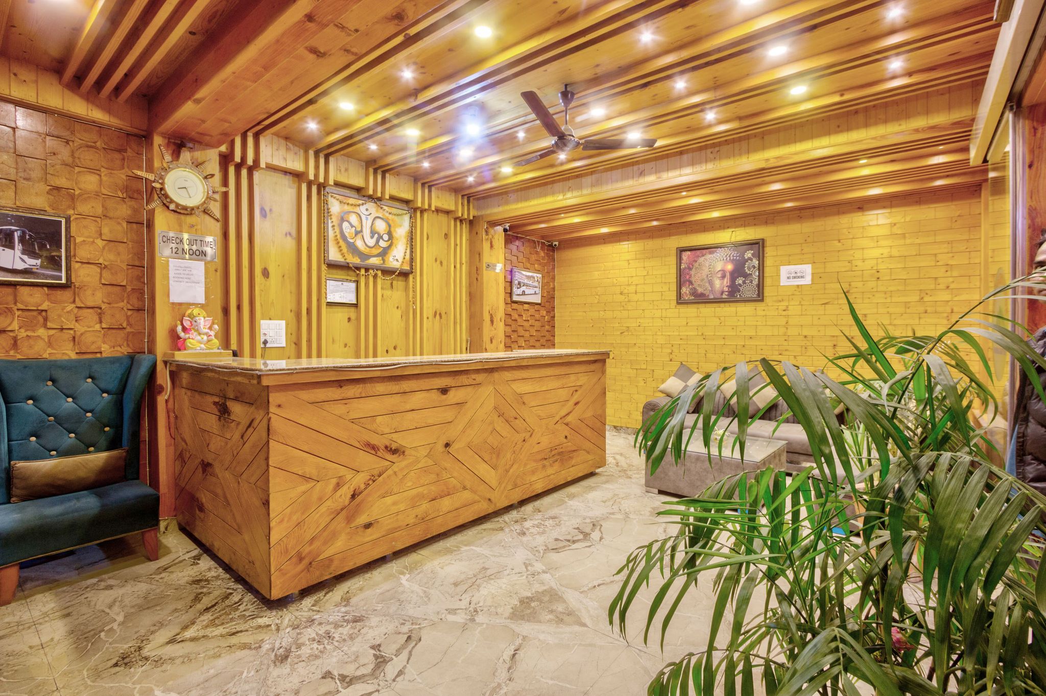 Hotel Hangout kasol