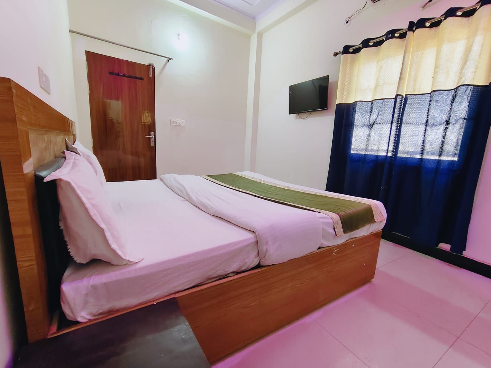 Radhe Shyam Resort Near Prem Mandir By HRG Deluxe Non Ac 5