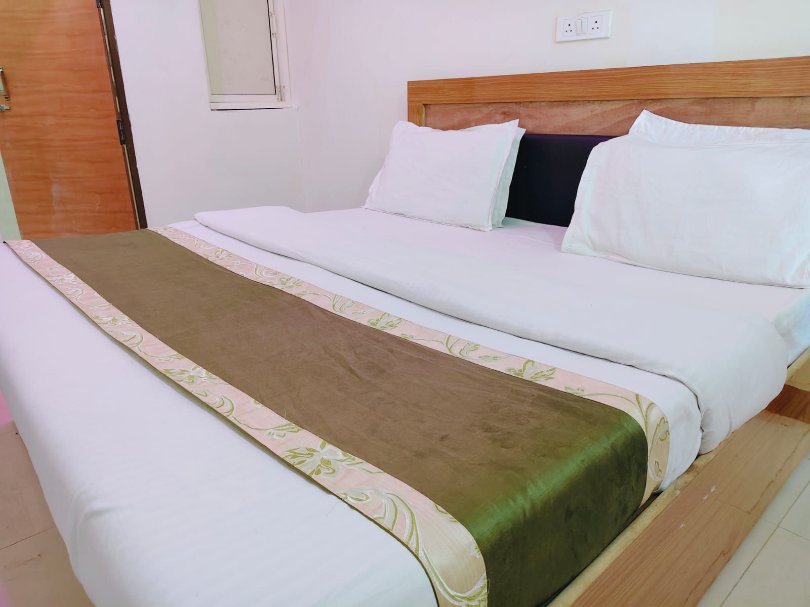 Radhe Shyam Resort Near Prem Mandir By HRG Deluxe Non Ac 3