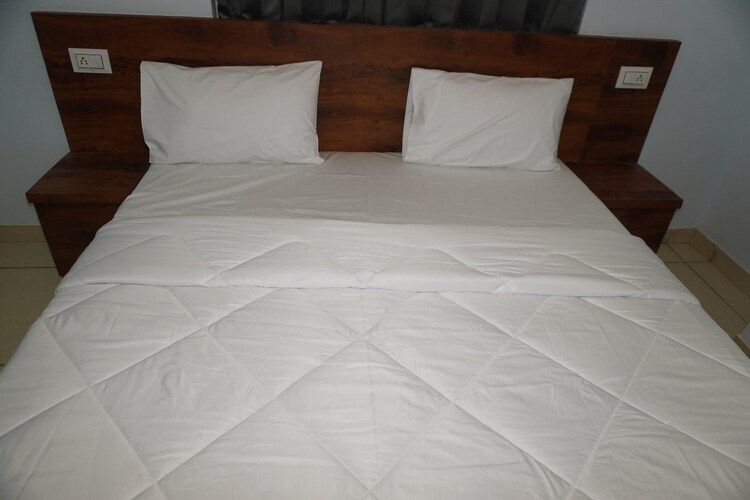 Hotel R K Palace AC Deluxe Room 2