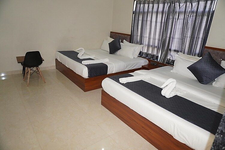 Hotel Vasudev Family Room 2 bed