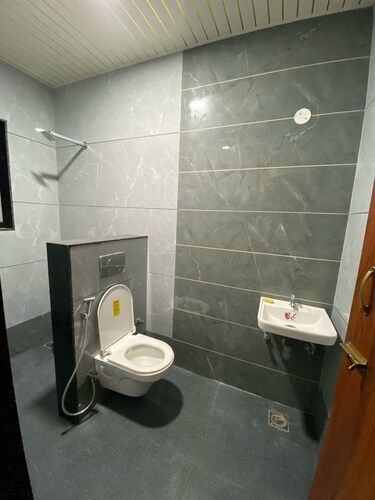 Hotel Vasudev Family Room 2 bed 5