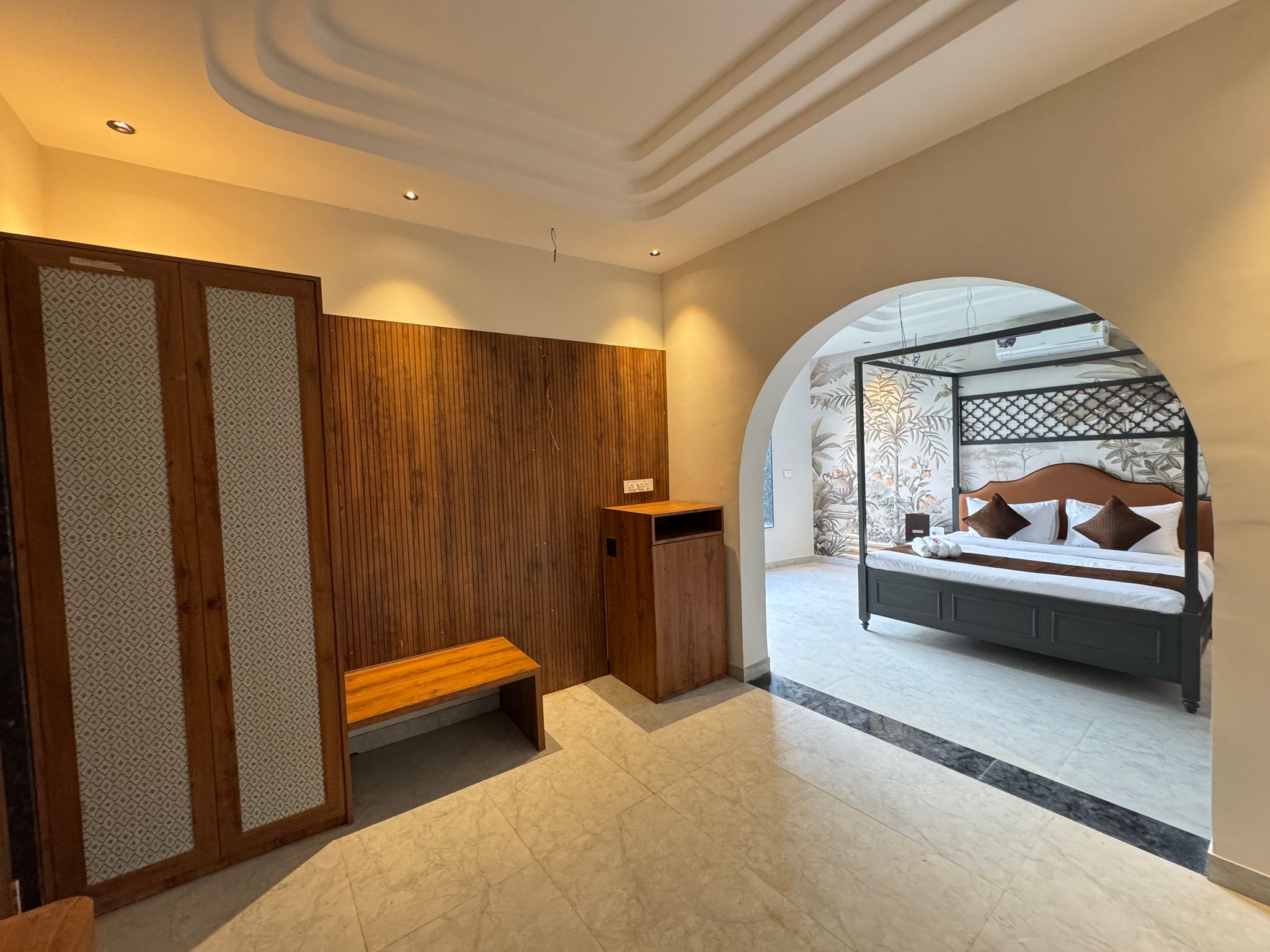 Nazaara Royal Suite(Private Terrace + Bath tub + Hill View)