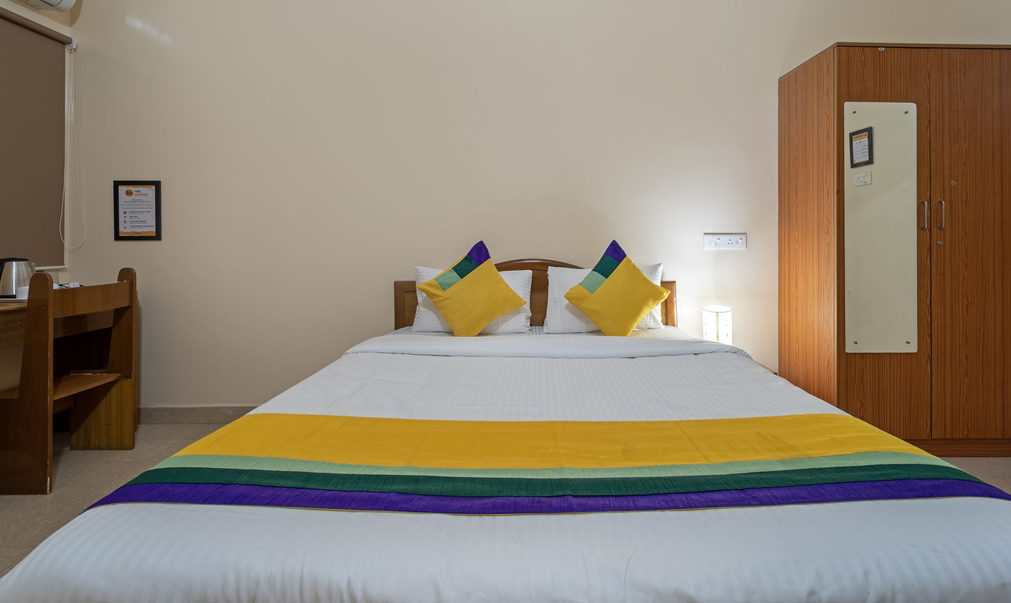 Itsy Hotels Everest Leela Residency Standard room 3