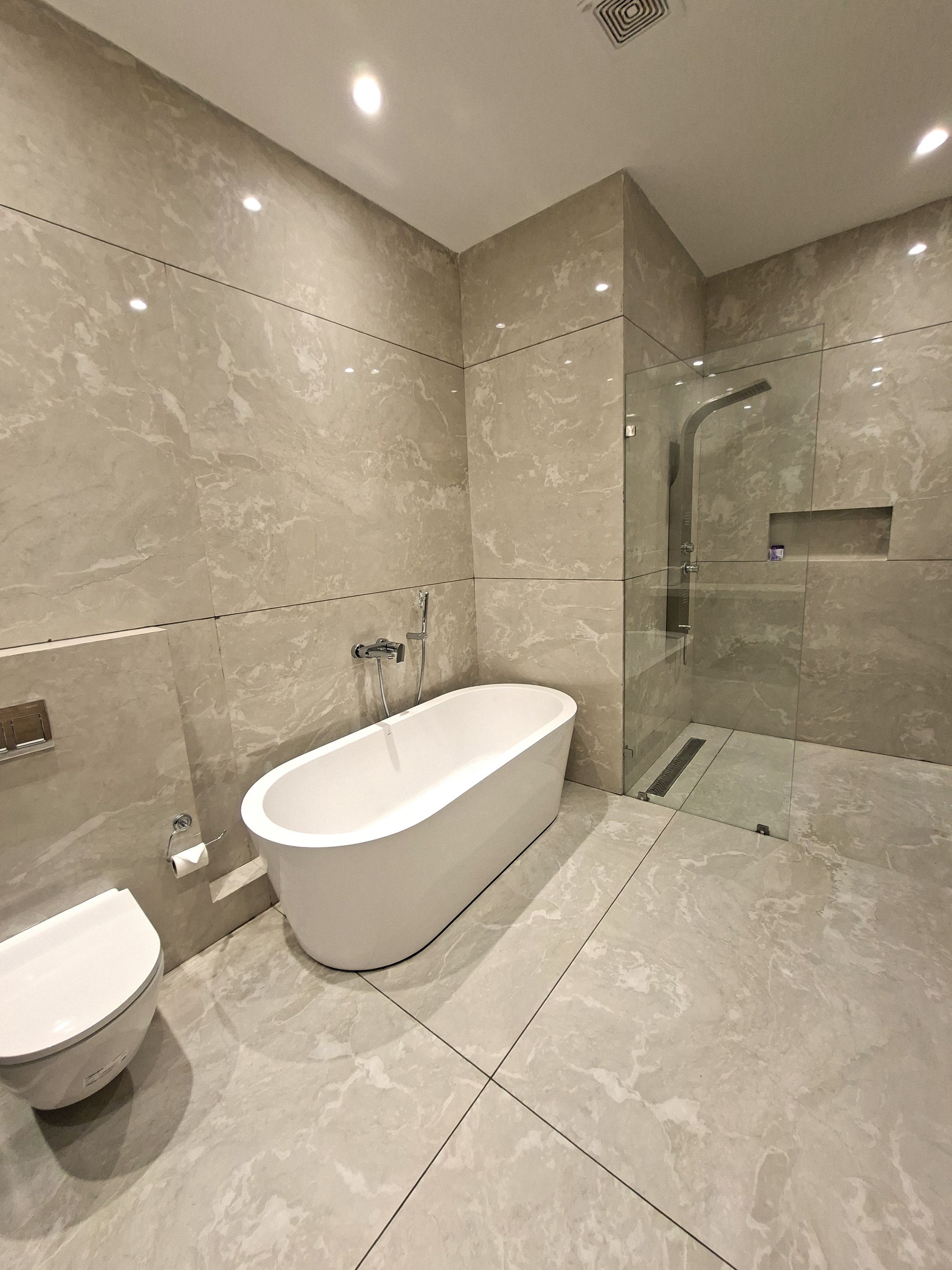 The Grand Emerald Standard City View King Bed 3