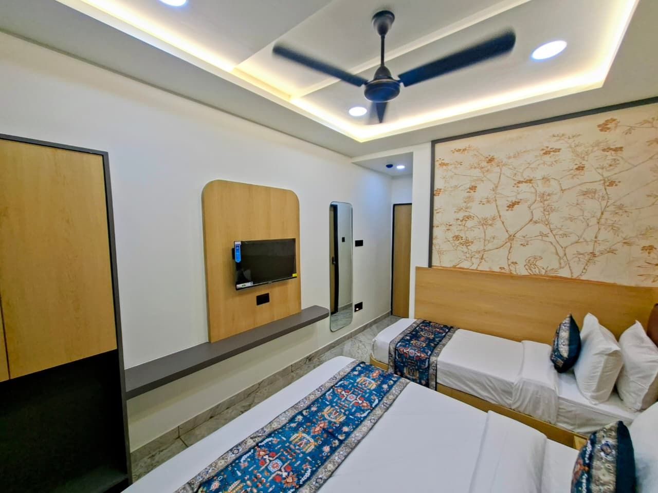 Family Triple Bed Room