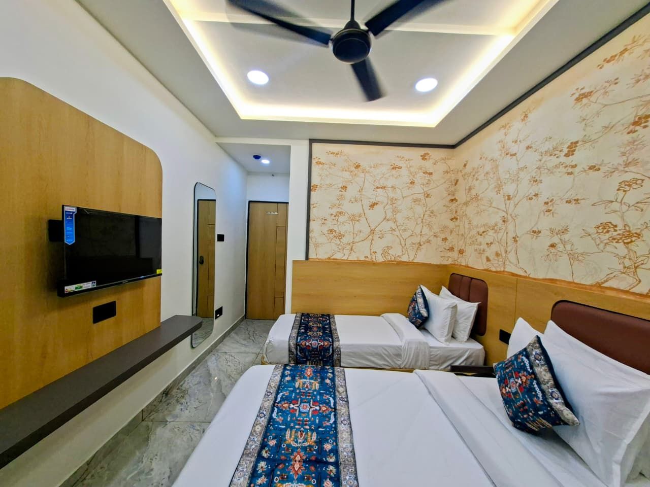 Family Triple Bed Room