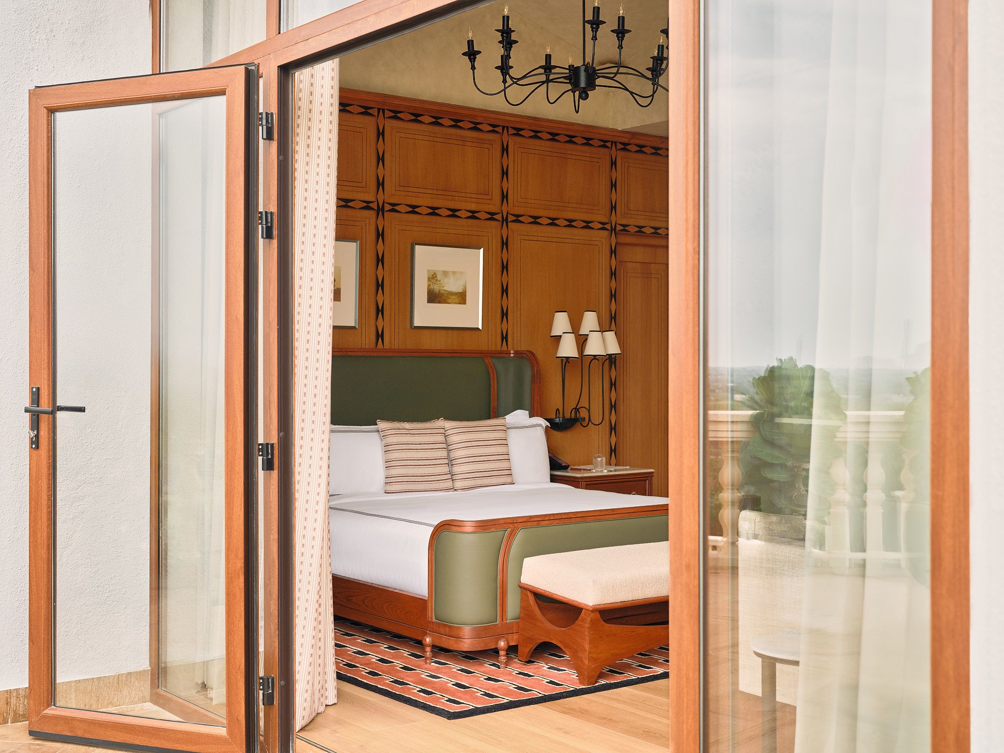 Hotel IRADA, Pune Wine Country The Collectors Suite - Complimentary bottle of wine on arrival. 7