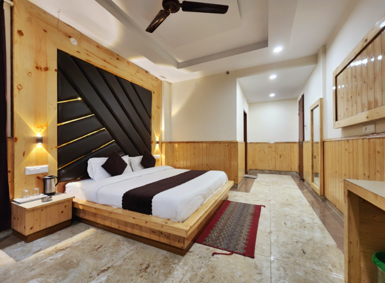 Hotel Pine Tree, Kasol