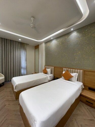 Super Deluxe Twin Bed Room With City View