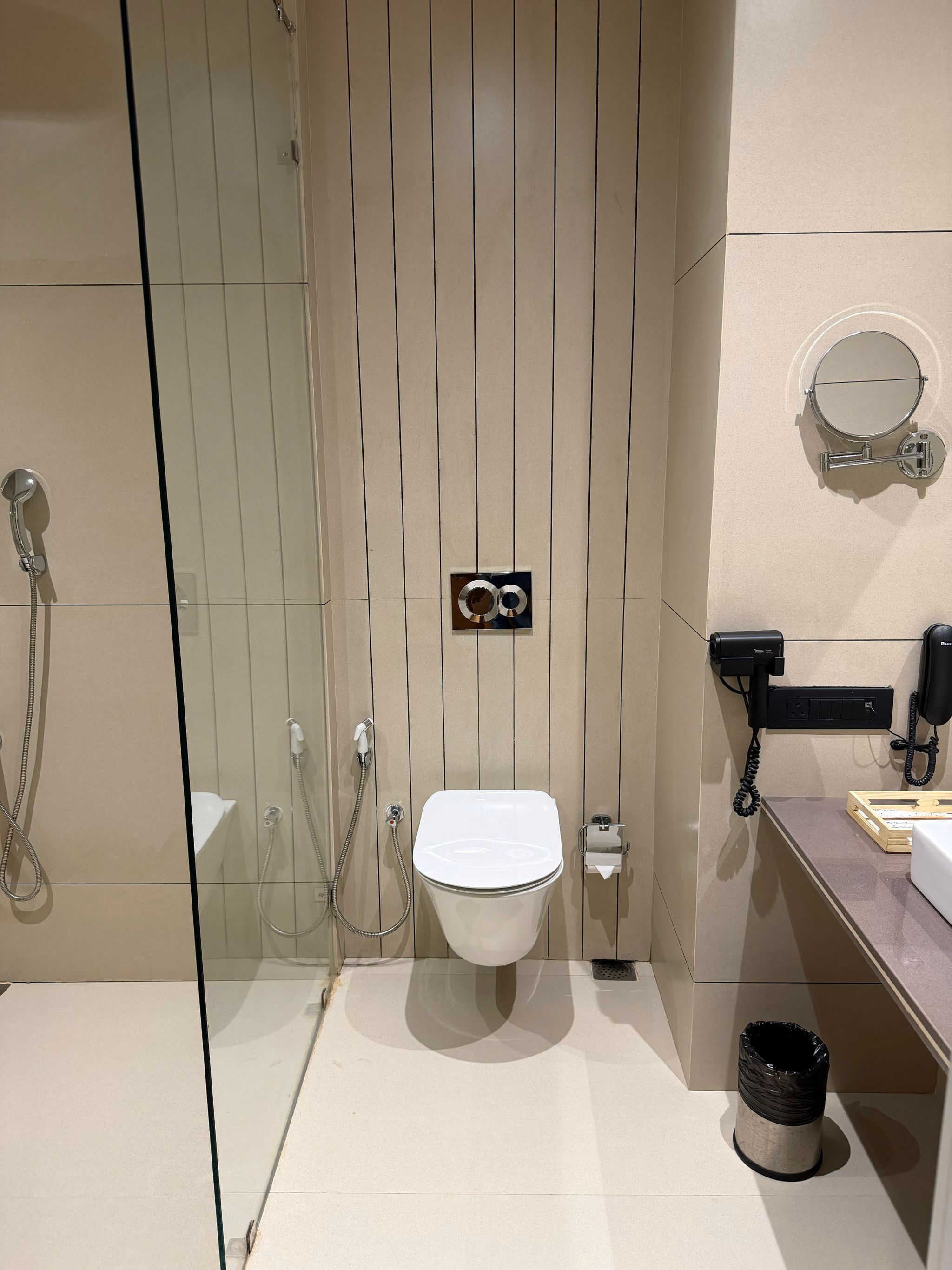 Hotel Ambition Signature 13