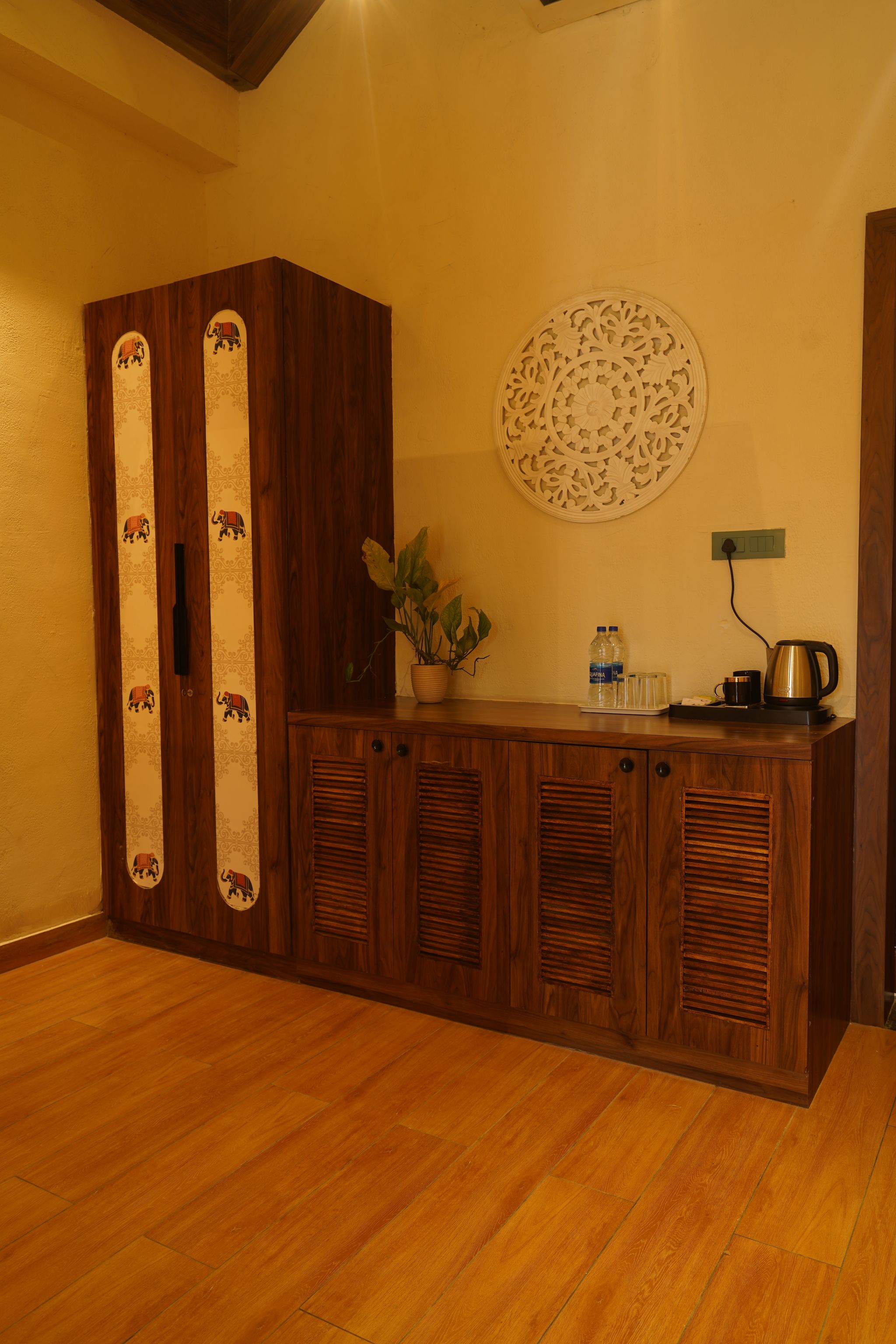 Pinecone Suite with Jacuzzi