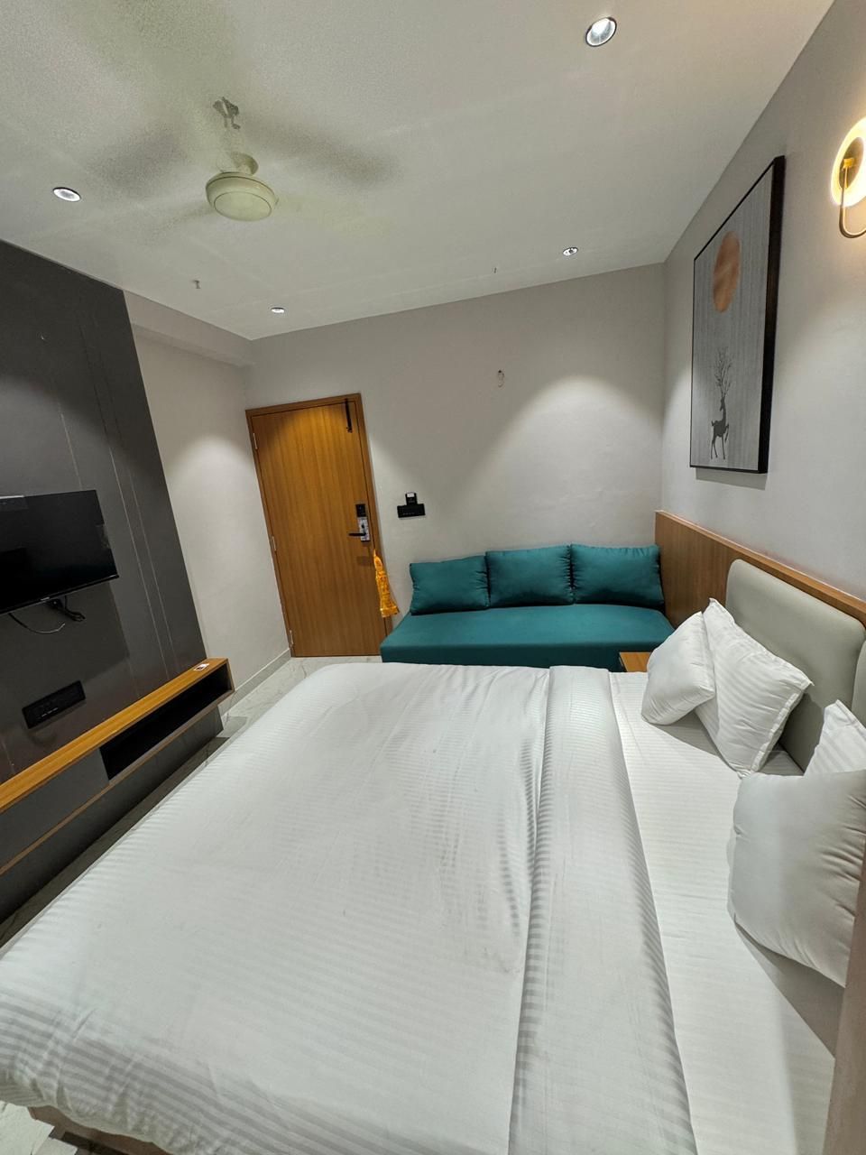 Hotel Vantara Inn Family Room 3