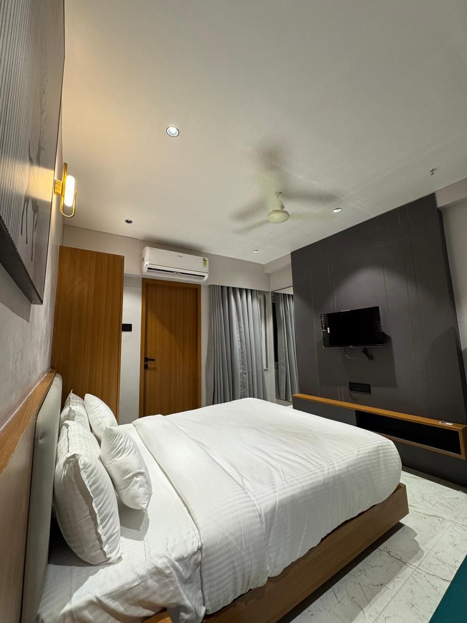 Hotel Vantara Inn Superior Deluxe Room 4