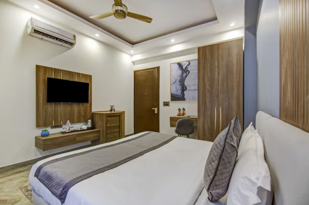 The Embassy Inn - Sector 143 Deluxe Room 4