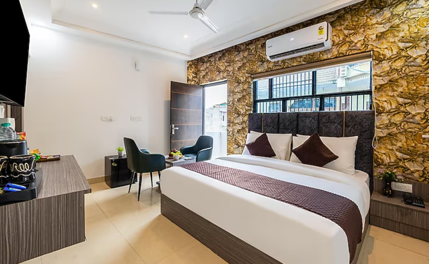 Super Deluxe Room with Balcony