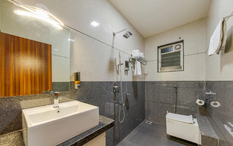 Executive Room AC 200 Square Feet