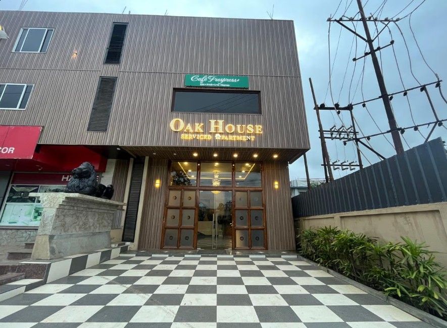 OAK HOUSE