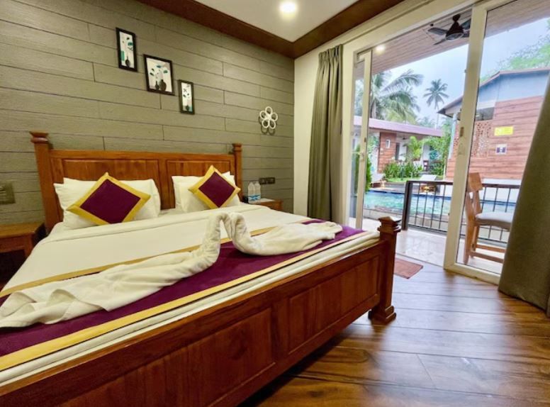 Super Deluxe Room Pool View with Private Balcony