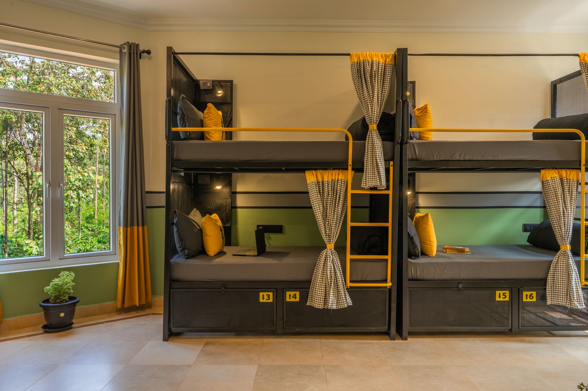 Bed in 6 Bed Mixed Dormitory with Balcony and Garden View