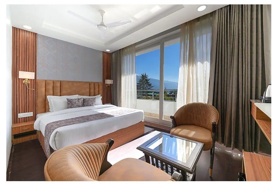 SkyView Premium Room with Balcony Centrally Heated