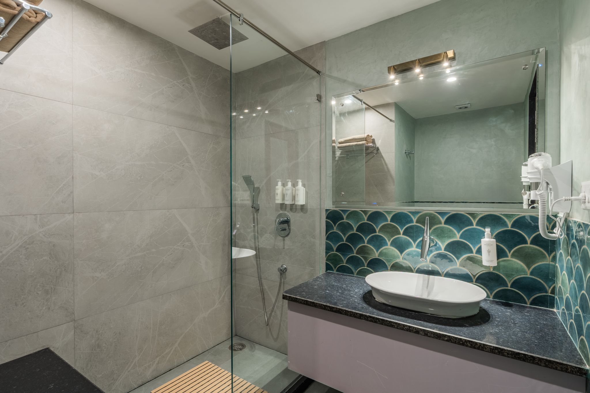 The Hosteller Bam Jaipur, Hawa Mahal Superior Double Room 11