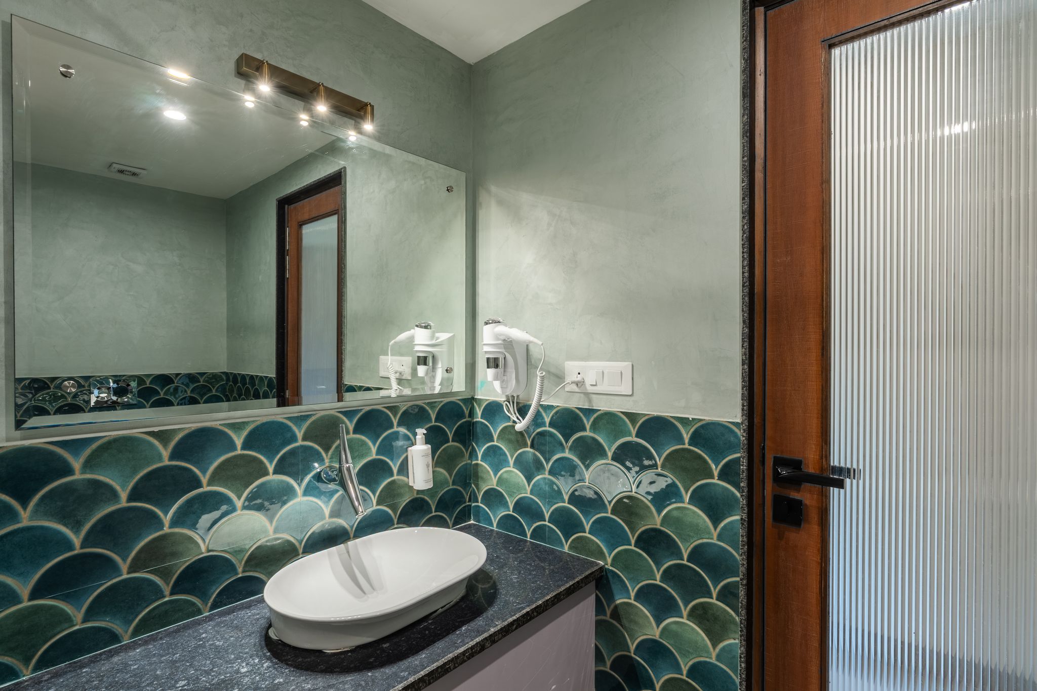 The Hosteller Bam Jaipur, Hawa Mahal Superior Double Room 12