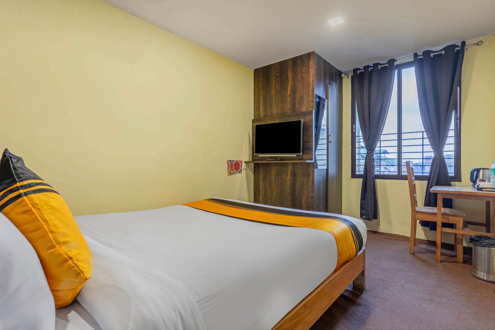 Itsy Hotels Route 55 Economy Room  5