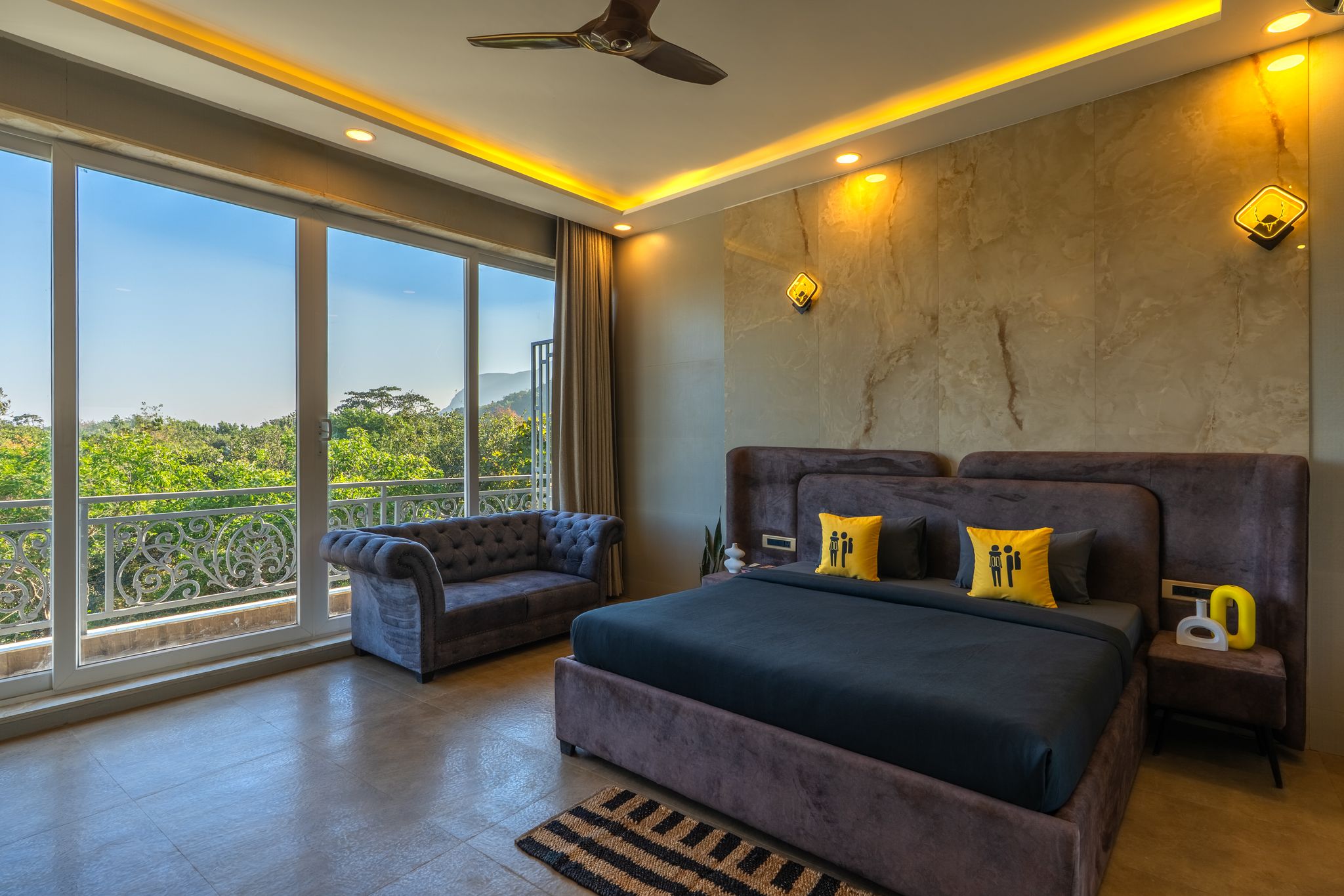 The Hosteller Bam Lonavala, Tiger Point Deluxe Double Room with Balcony and Hill View 