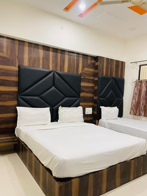 Hotel Novelty Inn Deluxe Room 4