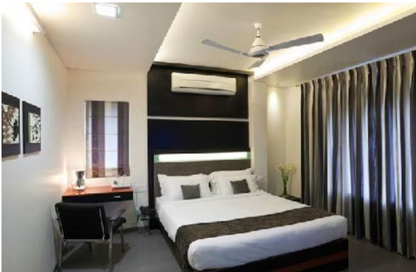 DELUXE ROOM AC