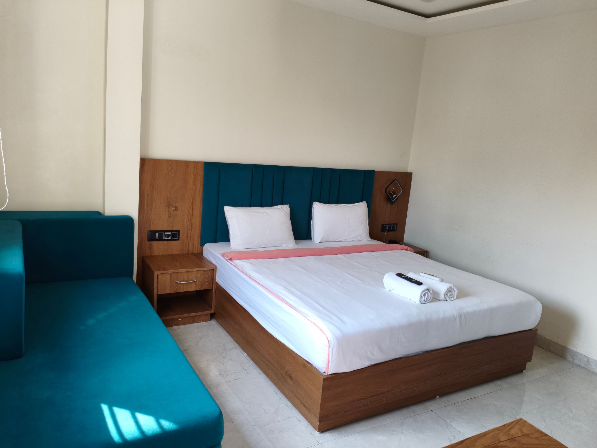 Hotel Gurukripa Deluxe Room with Sofa Bed 34
