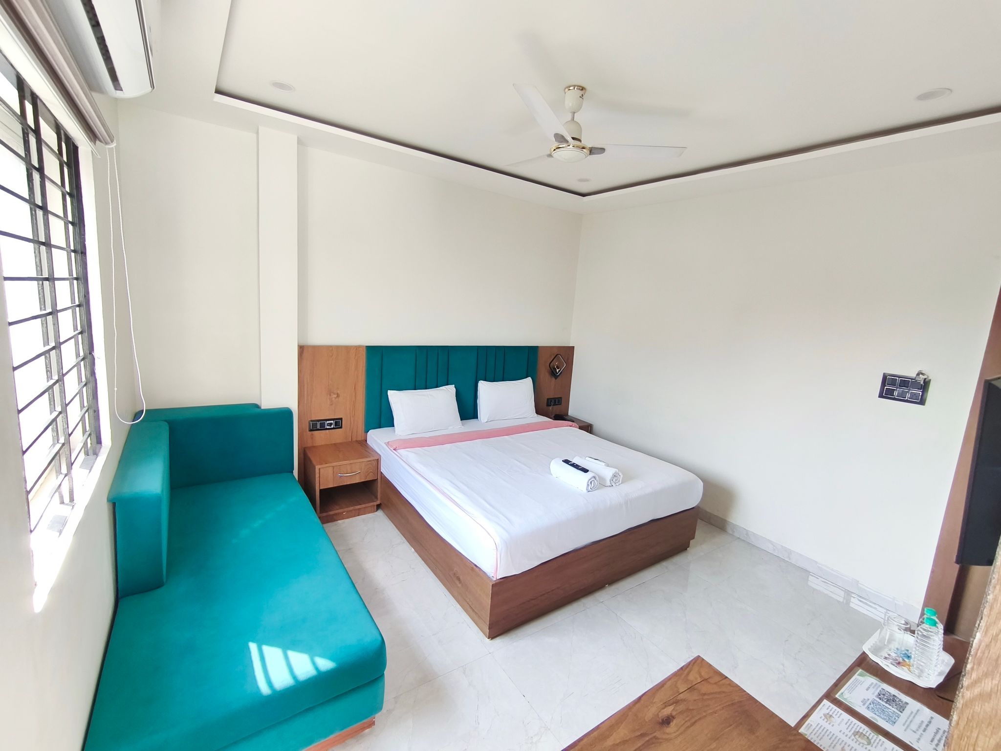 Hotel Gurukripa Deluxe Room with Sofa Bed 22