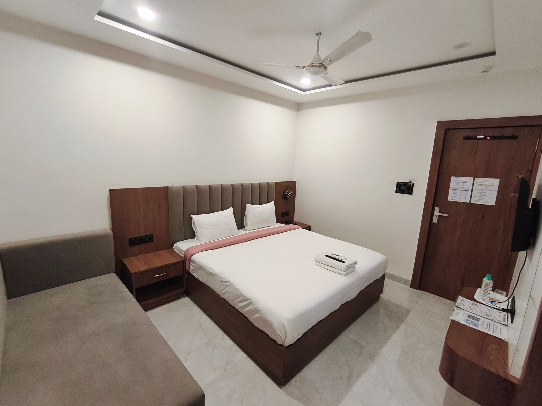 Hotel Gurukripa Deluxe Room with Sofa Bed 29