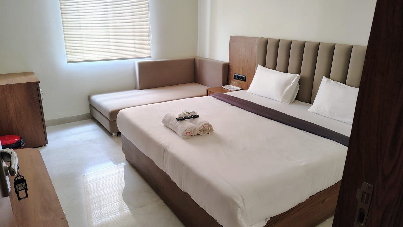 Hotel Gurukripa Deluxe Room with Sofa Bed 25