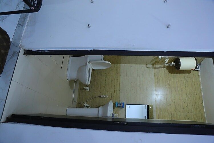 Hotel Blue Berry agra Delux Non AC Room 4