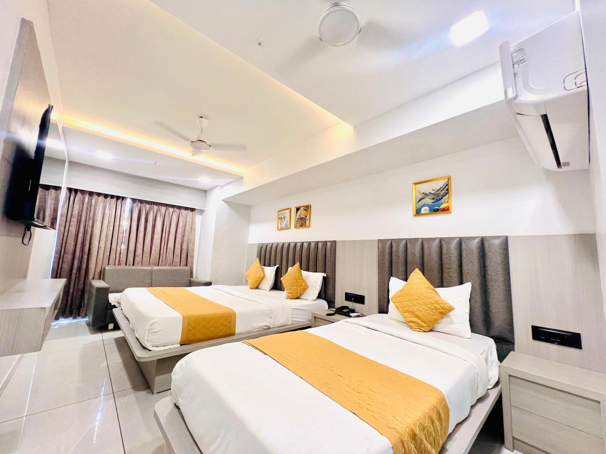 Deluxe Three-Bedroom