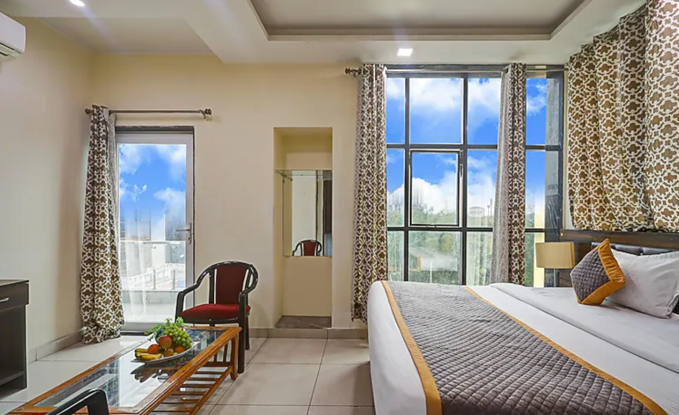 Deluxe Balcony Room