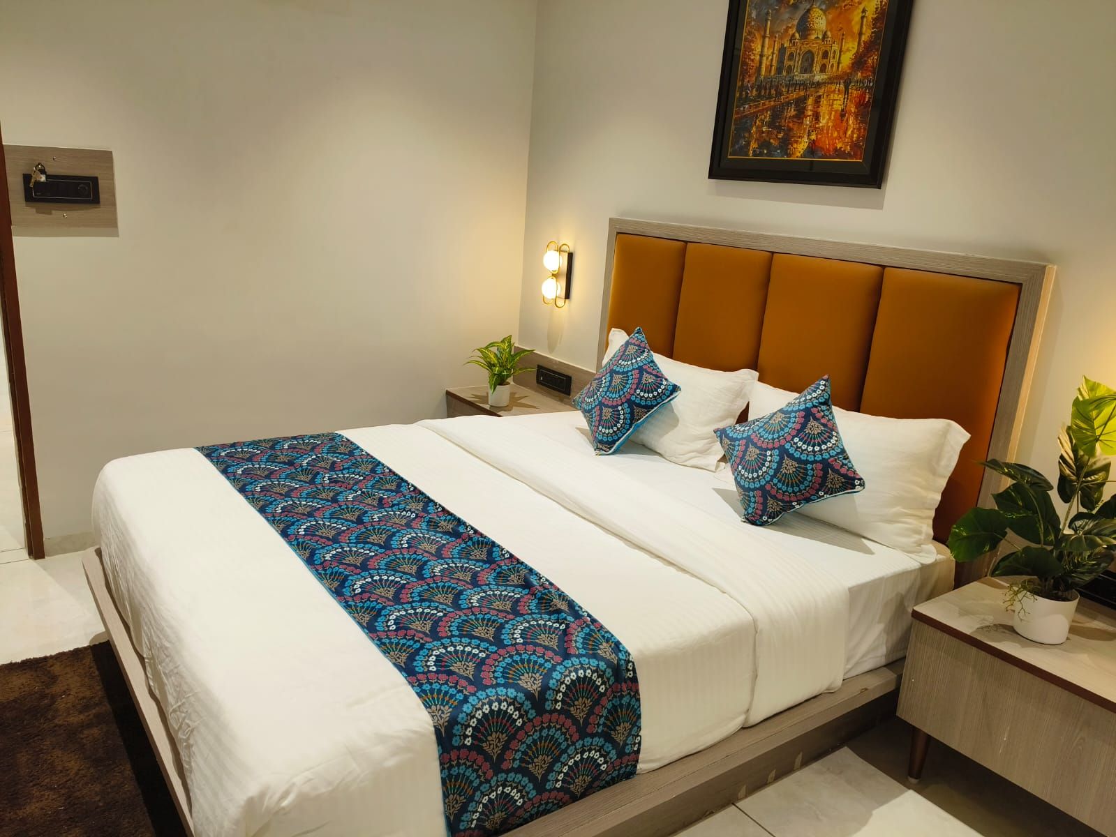 Hotel Sparsh Town Deluxe Room With City View 3