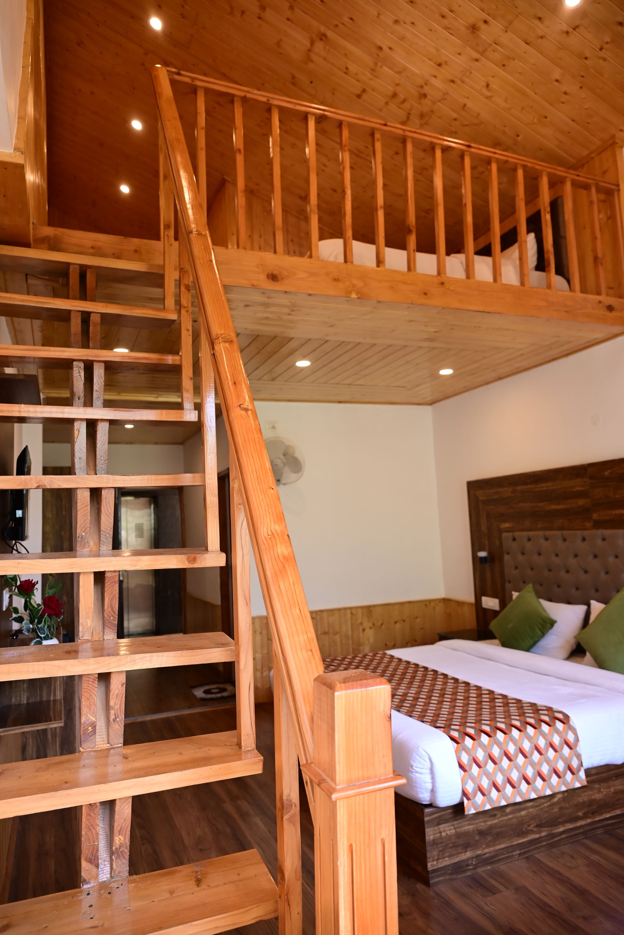 Onlystay Mystic Manali Duplex Rohtang View Room with Private Balcony