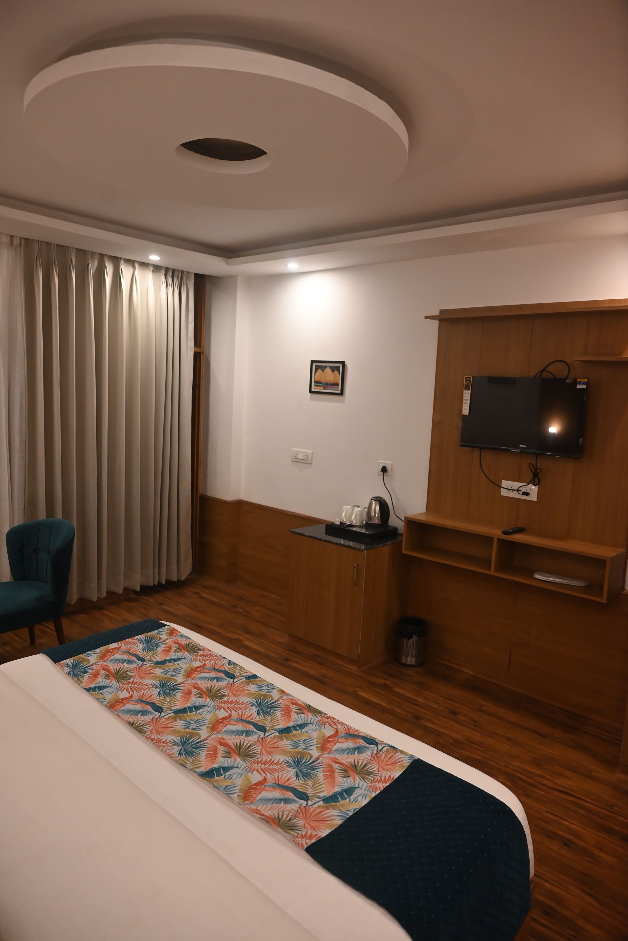 Superior Valley View Room with Private Balcony