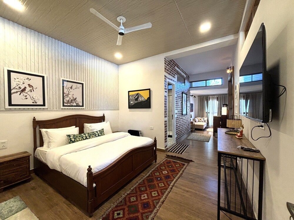 Alaknanda (Suite Room)