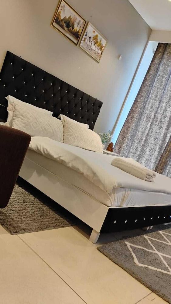 The luxury apartments Luxury Apartment, City View 3