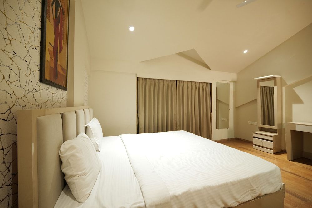 Sandal Wood Villa By 97RoyalVista Classic Villa 3