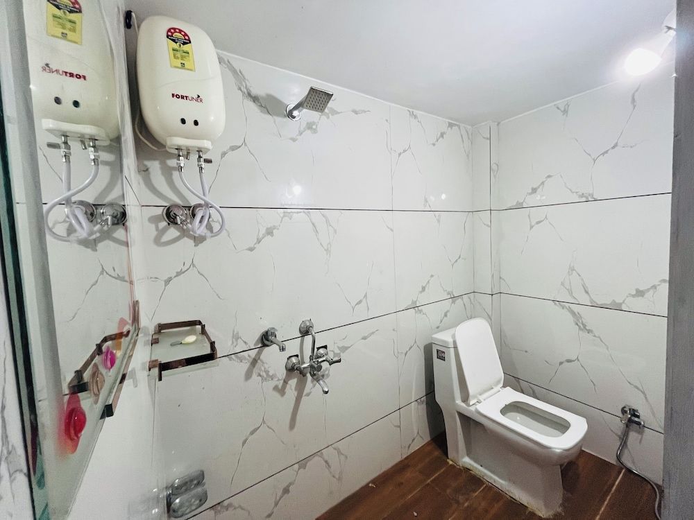 Shrilok Kutir Deluxe Apartment 16